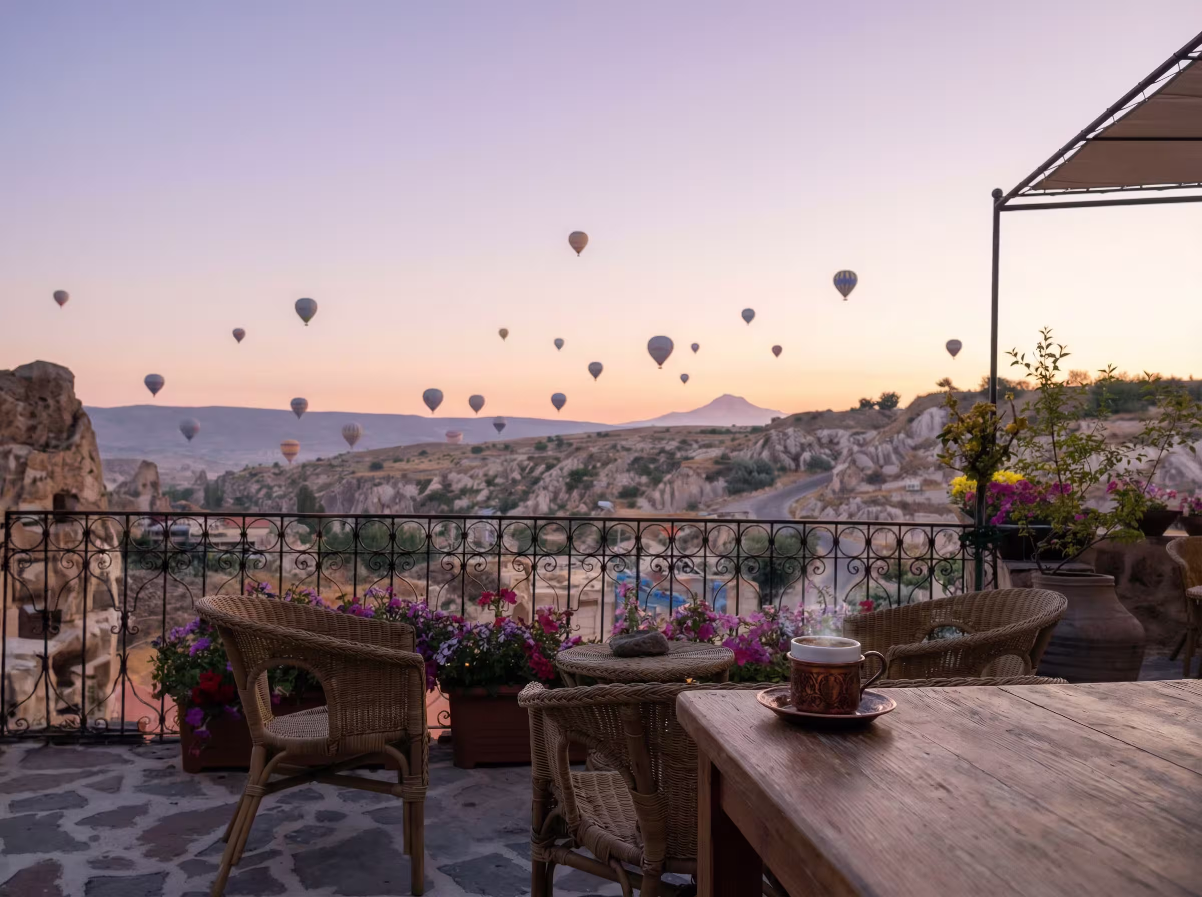 Anitya terasından Kapadokya balonları